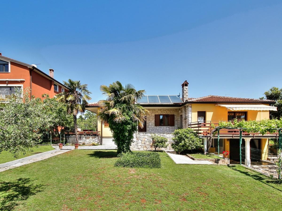 Lovric House With Apartments Umag Exterior photo